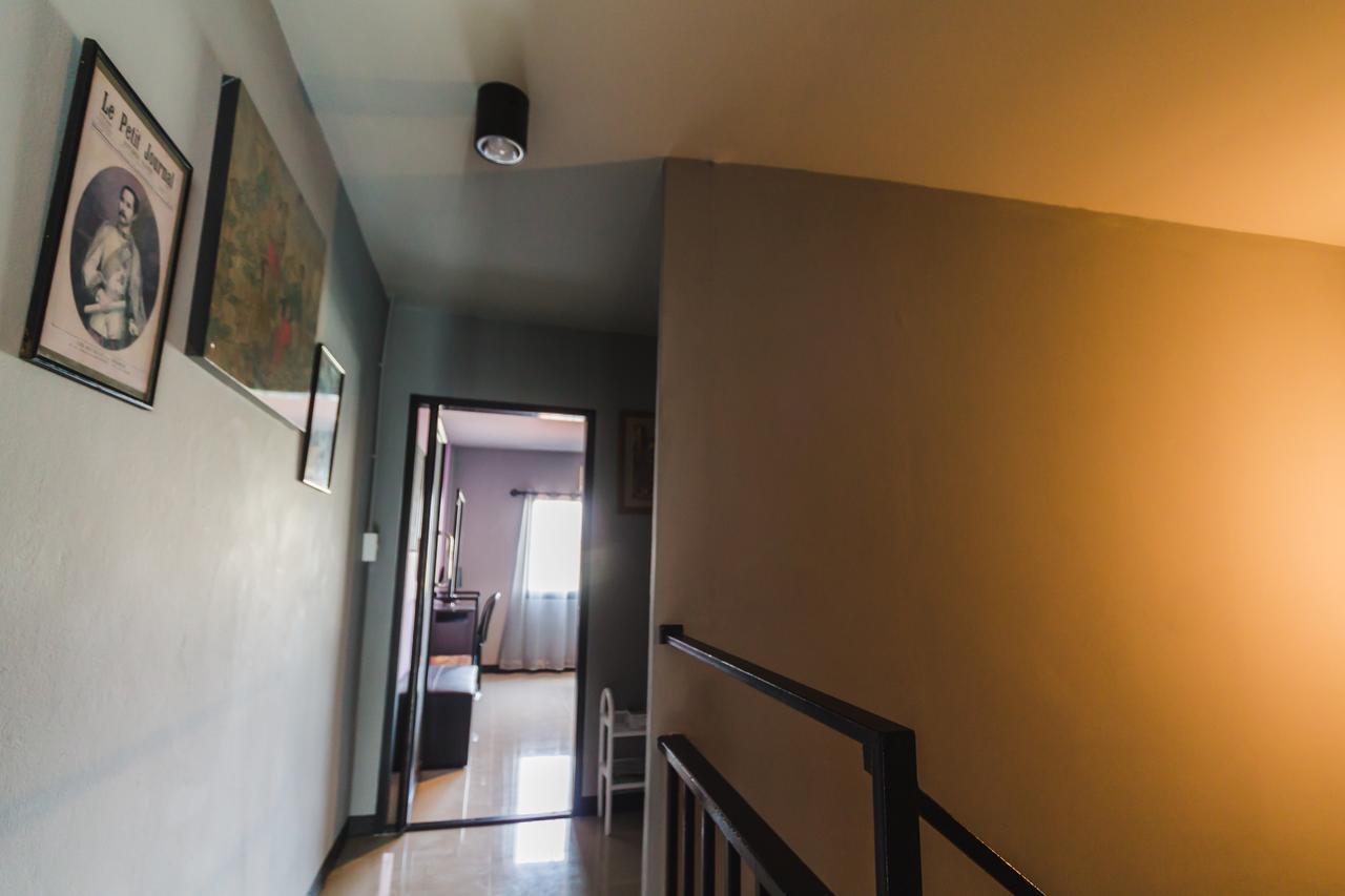 เชซ ป้อม Hotel เชียงใหม่ ภายนอก รูปภาพ